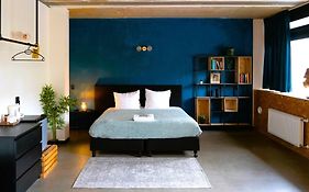 Urban Hotel The Golden Stork